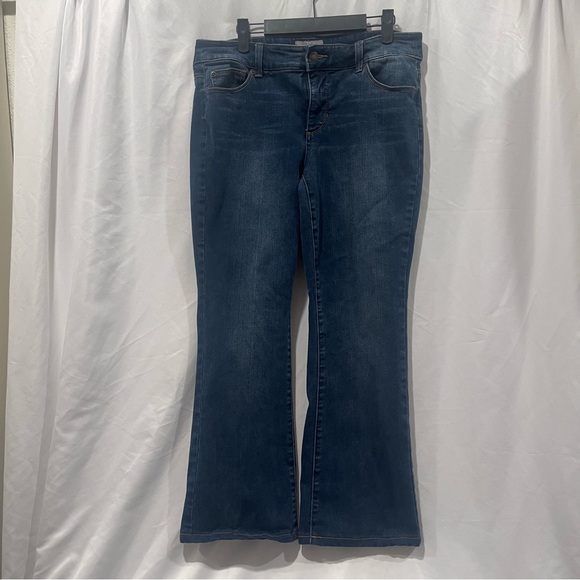 Chico’s So Slimming Women's Dark Blue Flare Jeans Sz 1 (8-10) - Picture 1 of 10